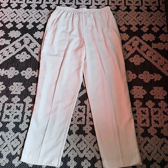 Size small Susan Graver white pants. - Picture 1 of 3